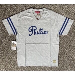 NEW Mitchell & Ness Philadelphia Phillies Women's V-Neck Boyfriend T-Shirt Small
